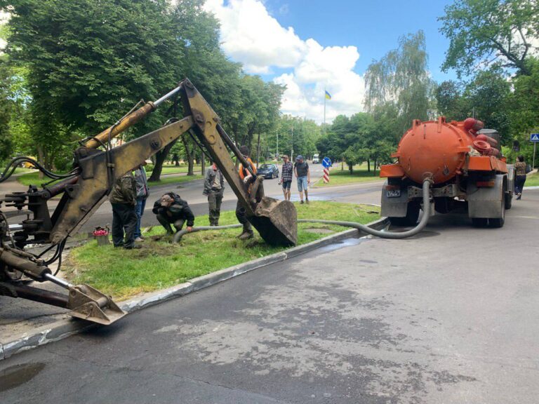 Пʼять вулиць Рівного залишились без води